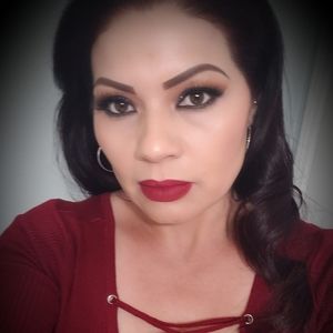 Meet your Posher, Alejandra